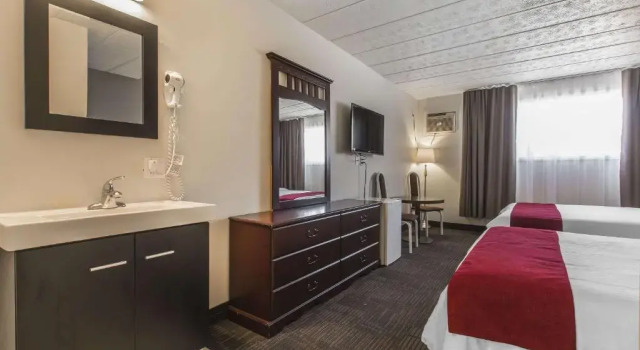 Четырёхместный номер Economy Цокольный этаж Hôtel Le Principal