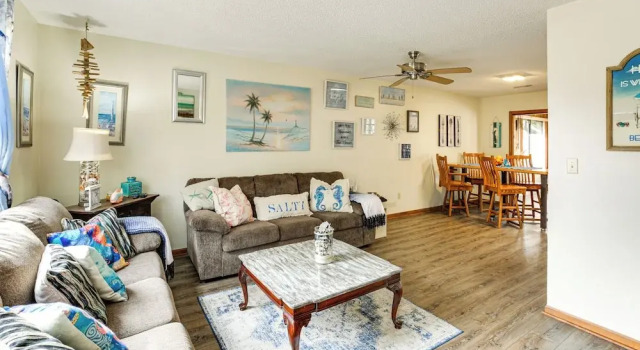 Cozy Home w/ Fenced Backyard in Sunset Beach!, Забронировать Дом для отпуска Сансет-Бич Северная Каролина, рядом с Площадка для гольфа The Pearl