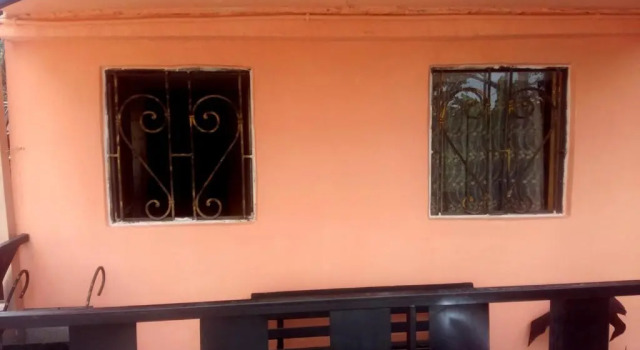 Home in Noneshvili str 1, Book Hotel Batumi 