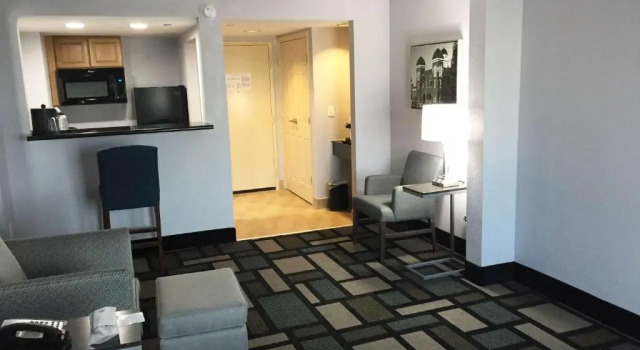 Люкс Best Western Plus Birmingham Inn & Suites