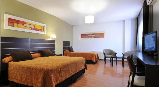 Los Sauces Hotel & Spa, Забронировать Курортный отель Отели Вилья-Карлос-Пас с парковкой, рядом с Uruguay Bridge, Парковка
