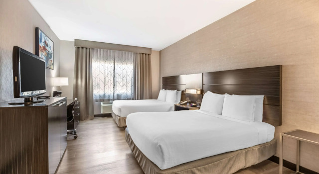 Четырёхместный номер Standard Best Western Plus North Las Vegas Inn & Suites