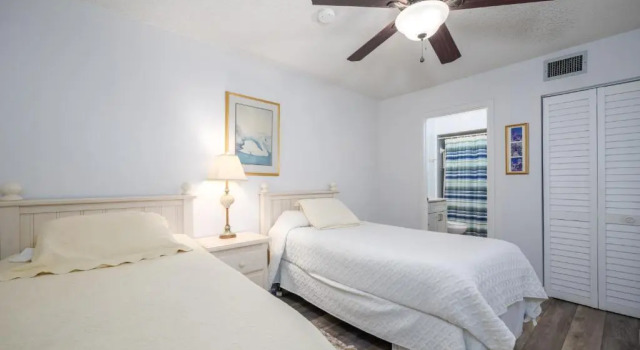 Hibiscus 103-B, 2 Bedrooms, Sleeps 6, Ocean Front, Ground Floor, 3 Pools, Rezerwuj Hotel Hotele w Saint Augustine Area z parkingiem, Parking