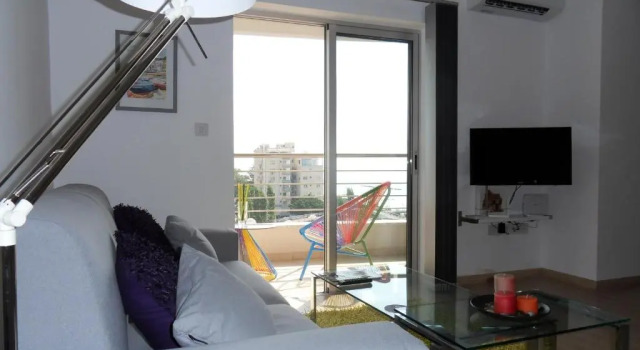 Eden Beach Apartment 611, Boek Appartement Limasol Limassol