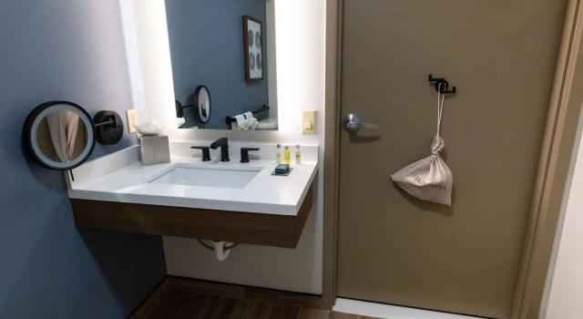 Двухместный номер Standard DoubleTree by Hilton Tinton Falls-Eatontown