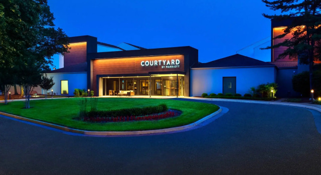 Courtyard by Marriott Dulles Airport Herndon/Reston, Buchen Sie Hotel Reston Virginia