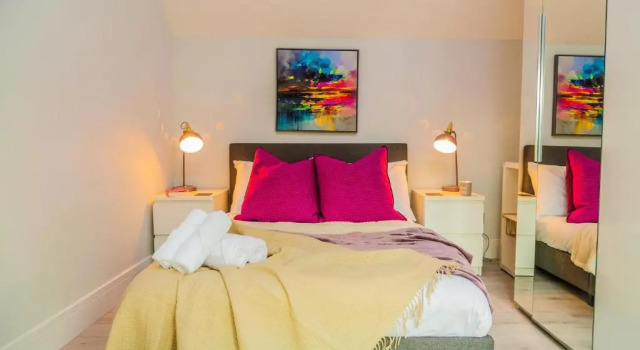 NEW Cosy & Secure - 2 Bed - Free WIFI - Modern & Functional