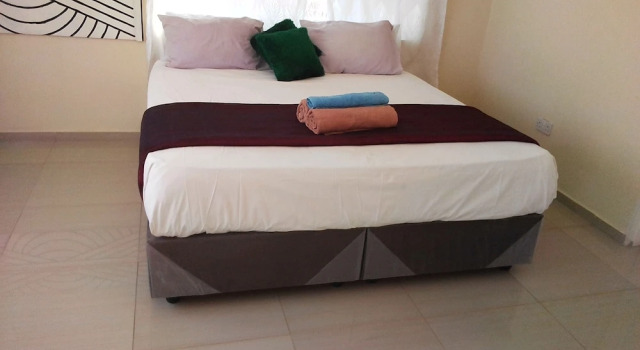 Kulula, Rezervovat Hotel Hotely v Victoria Falls s parkováním, Parkování
