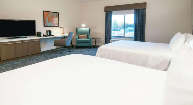 Четырёхместный номер Standard Hilton Garden Inn Jackson/Clinton