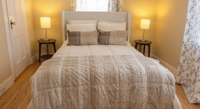 Ann Inn - Downtown New Milford Apartment, Varaa Huoneisto New Milford Connecticut