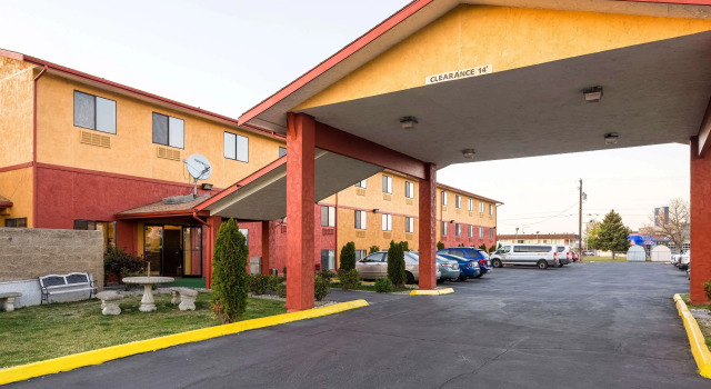 Super 8 Motel - Moses Lake, Rezerwuj Hotel Hotele w Moses Lake z basenem, Basen