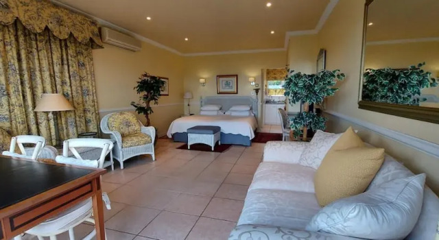 Roosboom Luxury Studio - With Sea View and Kitchen, Ideal for 2 Guests, Capetown