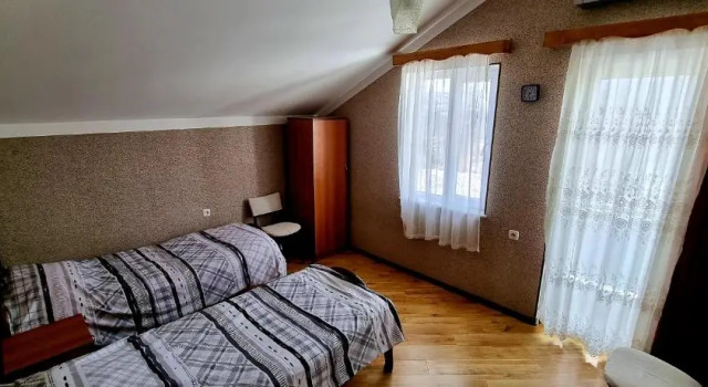 Veli Group guest house near Gelati Monastery, Buchen Sie Pension Gelati Munizipalität Tqibuli