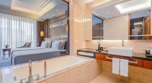Двухместный номер Superior с балконом Pullman Foshan Shunde