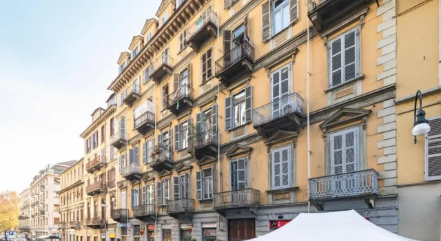 GuestHost - Porta Nuova Galliari Mini Flats, Book Apartment Cheap Hotels in Turin