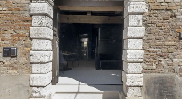 Residence Poli Venezia, Забронировать Отель Санта-Кроче Венеция, рядом с Accademia Bridge