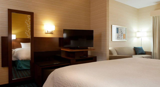 Двухместный люкс Fairfield Inn & Suites by Marriott Lethbridge
