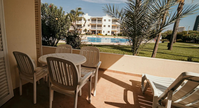 Семейные апартаменты с 2 комнатами с видом на бассейн Portugal Rentals Vila da Praia Apartments Alvor