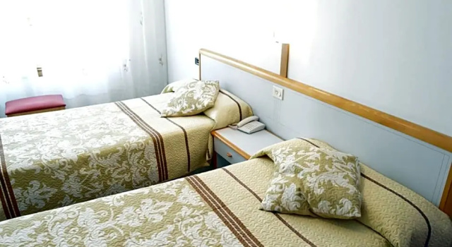 Трёхместный номер Standard Hotel Cristal 1