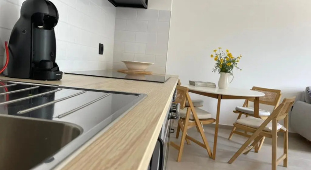 Apartment Sur la plage, Varaa Huoneisto Hotellit Strožanac pysäköinnillä, Pysäköinti