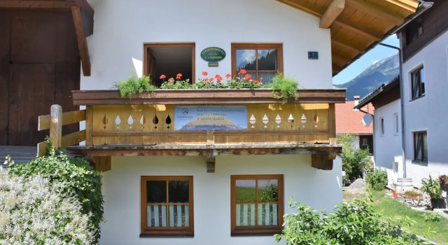 Ferienwohnung Durstberger, Prenota Hotel Hotel a Tirolo con parcheggio, Parcheggio