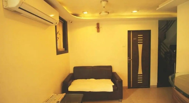 Кровать в общем номере (мужской номер) Apex Dormitory Andheri - Near Airport and Marol Metro Station