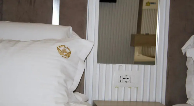 Ilio Boutique Swim Up Rooms, Забронировать Бутик-отель Отели в центре Ксамил, в центре