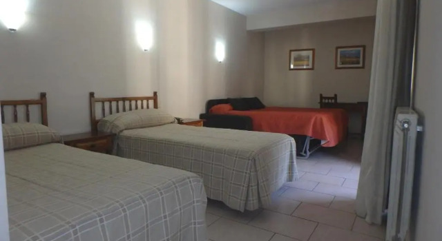 Трёхместный номер Standard Hotel Xalet Besolí