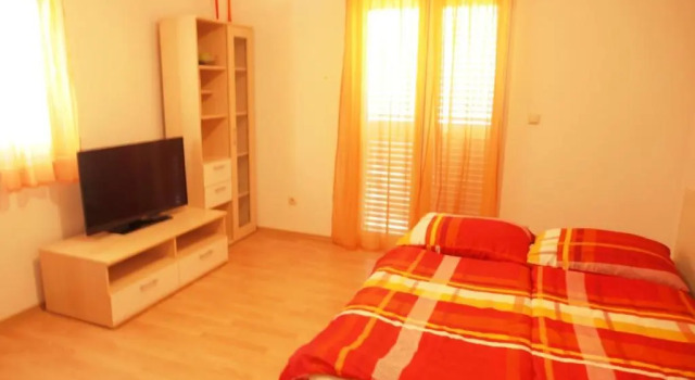 Апартаменты Цокольный этаж c 1 комнатой Apartments Sandra