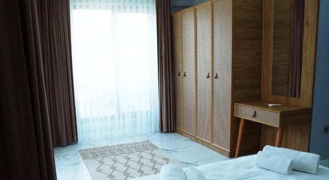 Standardowy czteroosobowy pokój z widokiem na jezioro Didi Hotel