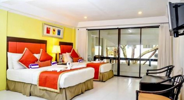 White House Beach Resort