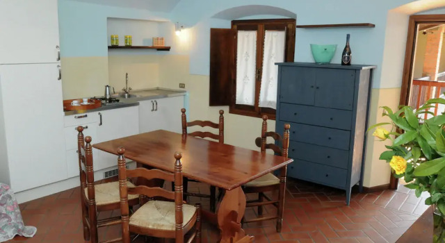 Spacious Apartment in Monticelli Brusati with Pool