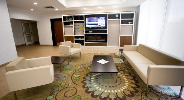 Holiday Inn Hotel Peterborough Waterfront, Varaa Hotelli  