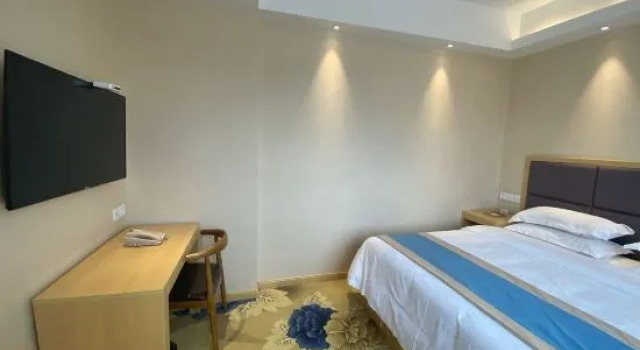 Люкс Deluxe Baotai Business Hotel (Shanghai Wusong International Cruise Terminal Songbin Road Subway Station)