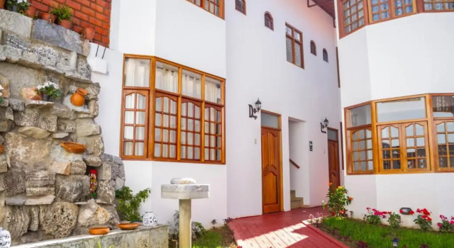 Hotel & Bungalows Villa Valencia