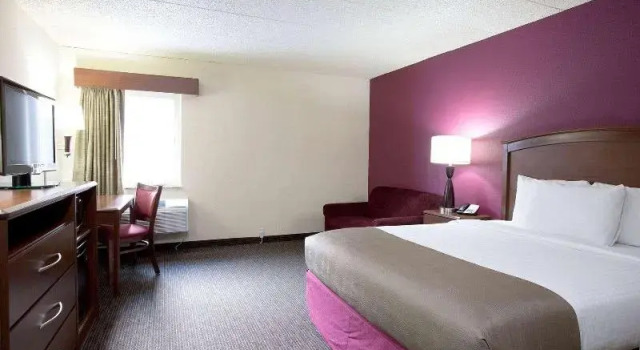 Номер Deluxe AmericInn by Wyndham Osceola