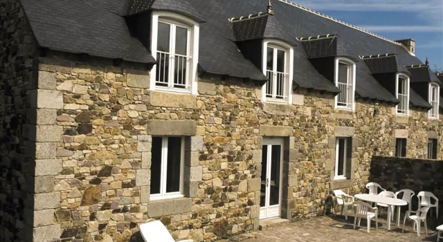 Chateau Du Val, Varaa Hotelli Hotellit Côtes-d'Armor pysäköinnillä, Pysäköinti