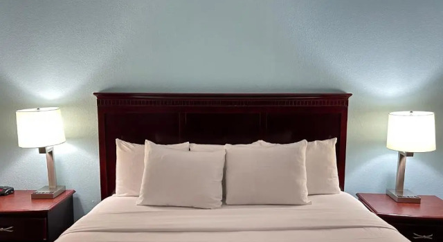 Номер Standard Clarion Inn & Suites Grand Rapids Airport