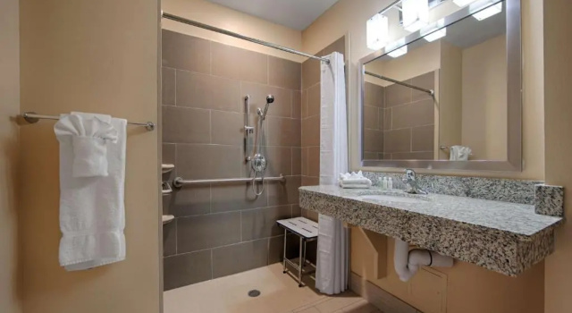 Номер Standard Wyndham Garden Lancaster CA