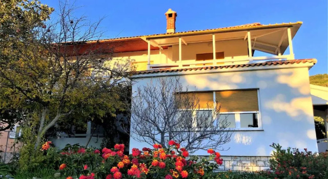 House Draga Accommodation, Prenota Hotel Hotel a Isole Quarnerine con parcheggio, Parcheggio