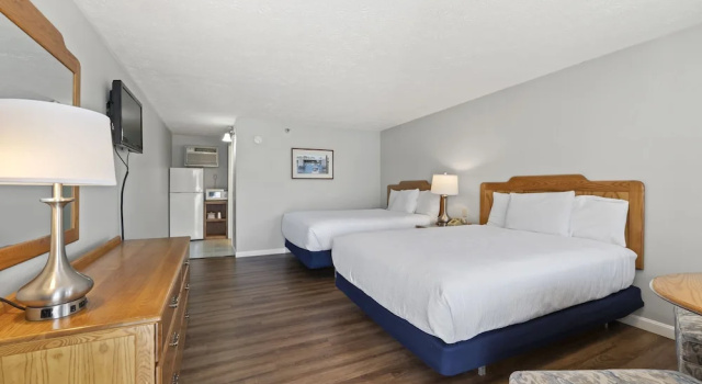 Четырёхместный номер Deluxe с балконом Mariner Resort