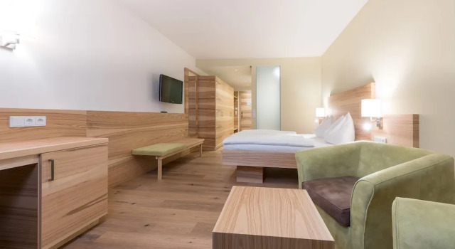Полулюкс с балконом Hotel Leonhard