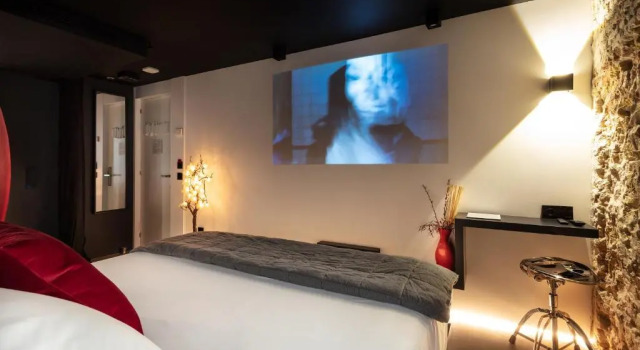 The Black Boutique -- Turistea Suites, Забронировать Хостел Отели Сарагосы с парковкой, рядом с Парафия Сан-Мигель-де-лос-Наваррос, Парковка