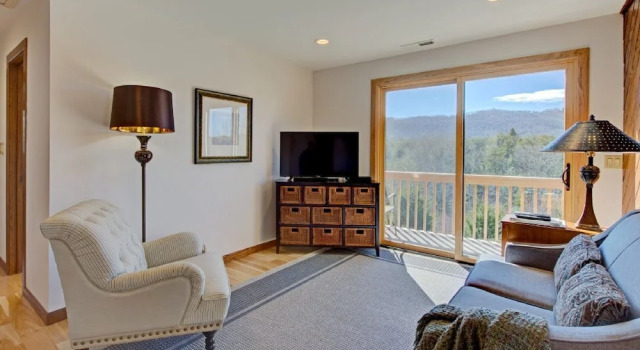 Tree Tops - 3 Br Home, 予約 バケーションホーム Weaverville Appalachian Mountains