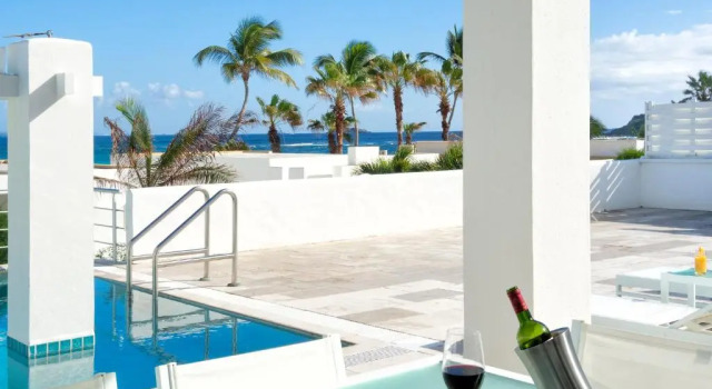 Вилла Coral Beach Club Villas & Marina