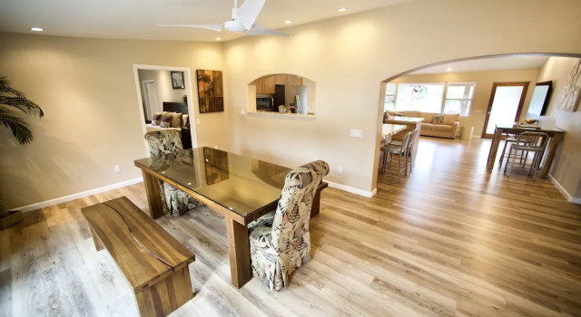 Коттедж с 4 комнатами Maui Meadows Guest House