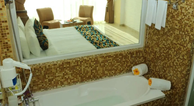 Номер Deluxe Ocean Queen hotel