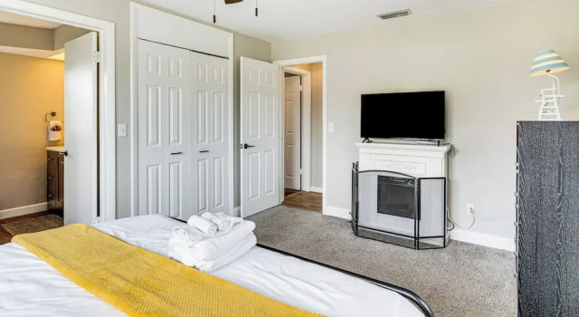 4 Mi to Dtwn Cape Coral: Home w/ Pool & Patio