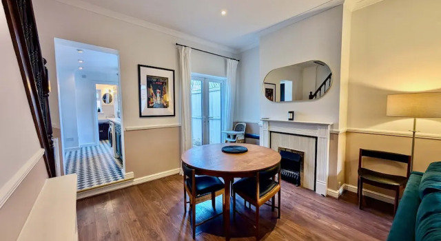 Charming Two-bedroom Home in London, Varaa Huoneisto Asunnot kohteessa Merseyside, Huoneisto