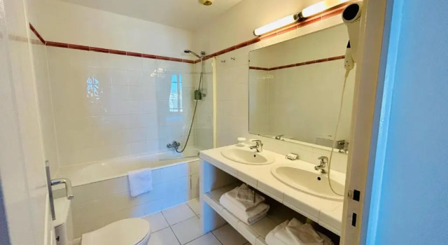 Семейный номер Standard La Garoupe-Gardiole Boutique Hotel